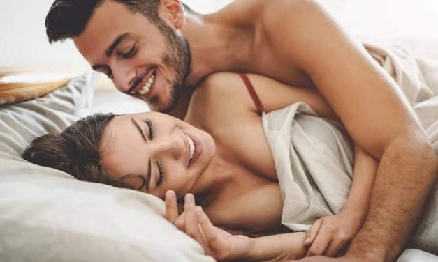 PENETRASI SEX DARI BELAKANG