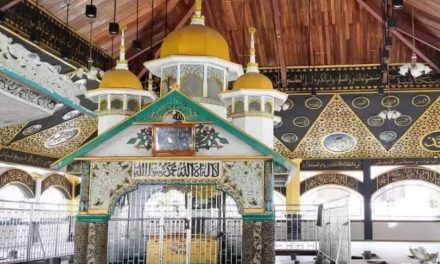 Panggonan Wingit: MISTERI MAKAM SYECH BURHANUDDIN