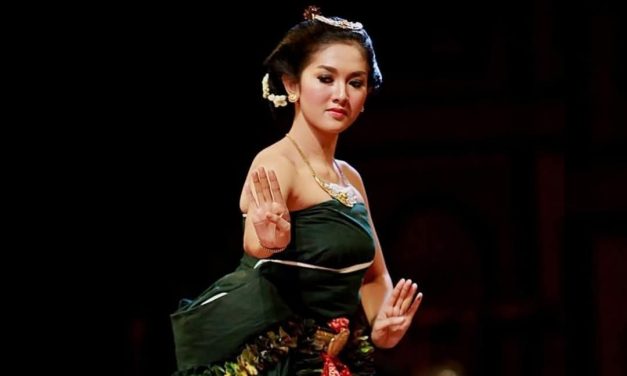 Kisah Kyai Pamungkas: WANITA PENJAGA GUDANG PUSAKA