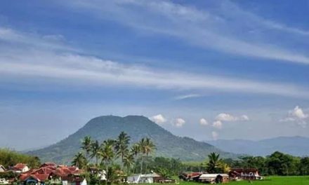 Panggonan Wingit: MISTIS DI GUNUNG KALEDONG