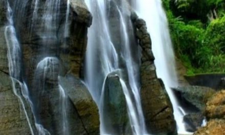 Panggonan Wingit: KISAH CURUG CAWENI, SUKABUMI