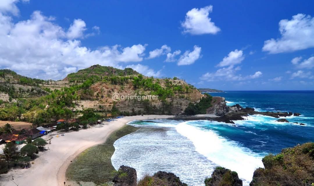 Panggonan Wingit: PANTAI SIUNG GUDANG FOSIL