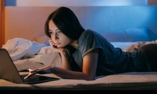 Konsultasi Kyai Pamungkas: SUAMI ISTRI BACA CERITA PORNO BUAT BANGKITKAN GAIRAH SEKS