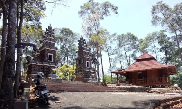 Panggonan wingit: MAKAM MBAH BROMO SARI, BATANG