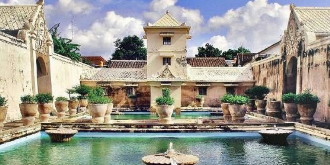 Panggonan Wingit: TAMAN SARI MASIH ANGKER