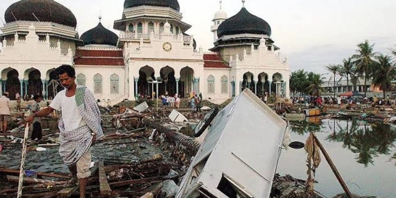 Ngaji: MENYIKAPI TRAGEDI TSUNAMI, ACEH