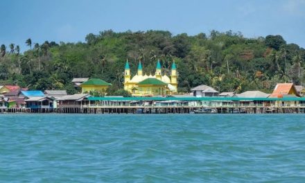 Panggonan Wingit: MISTERI SISA KEMEGAHAN PULAU PENYENGAT