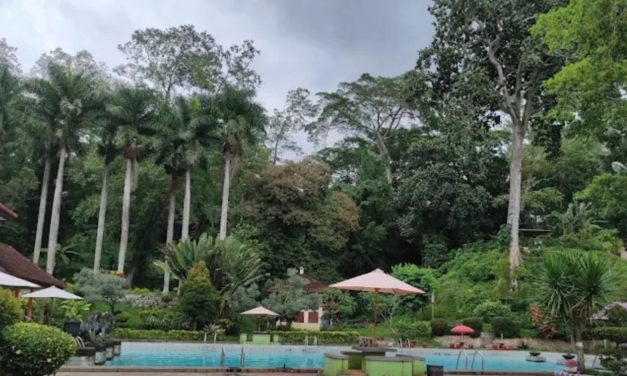 Panggonan Wingit: RITUAL MENGUSIR JIN PENGHUNI PEMANDIAN TASNAN BONDOWOSO