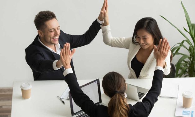 CARA UPGRADE PENAMPILAN, SIKAP, DAN AURA AGAR LEBIH PERCAYA DIRI DAN MUDAH DITERIMA – Konsultasi Back Up Diri